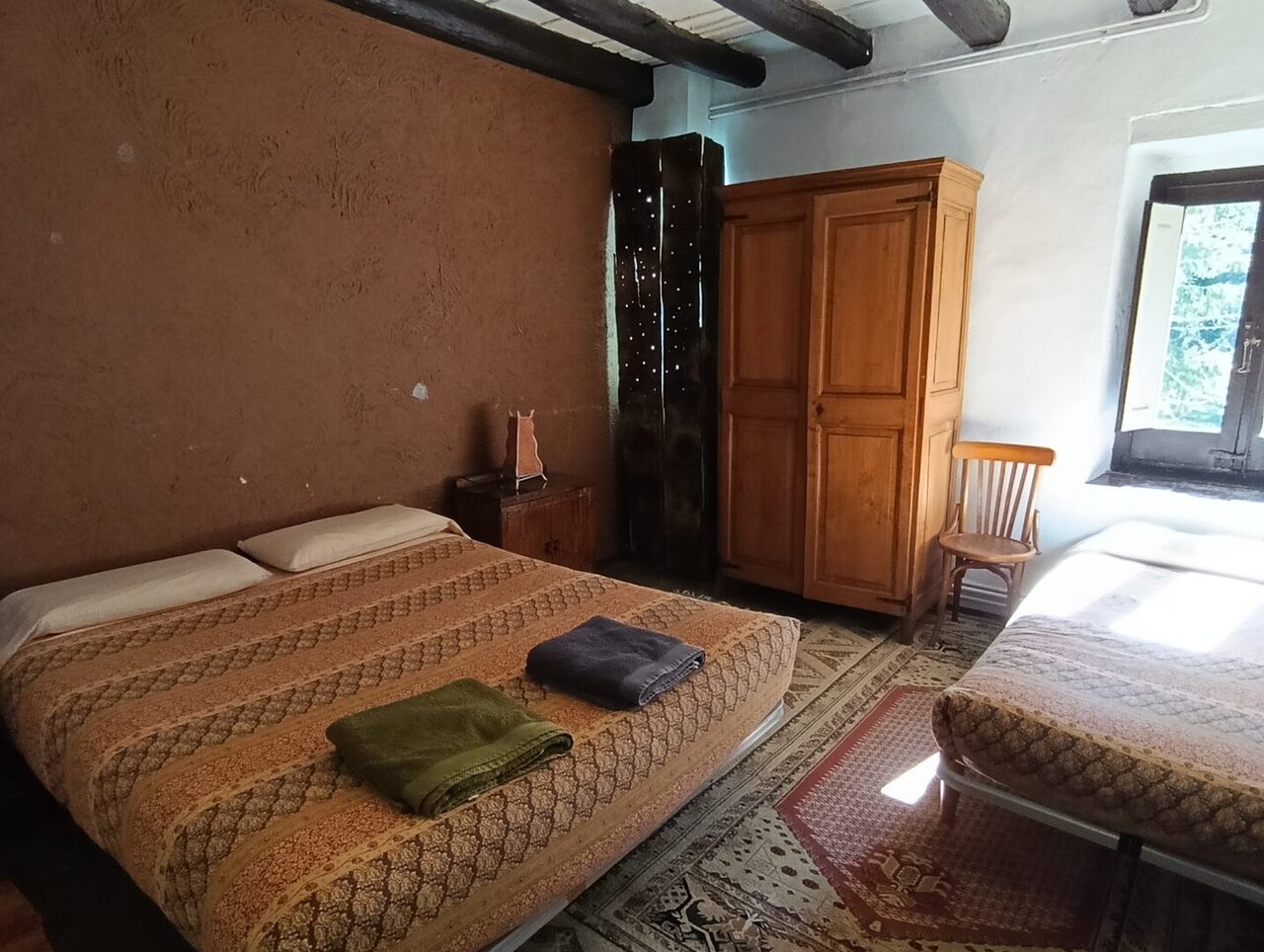 Habitación Madera con capacidad para 3 personas en Mas Vilarmau