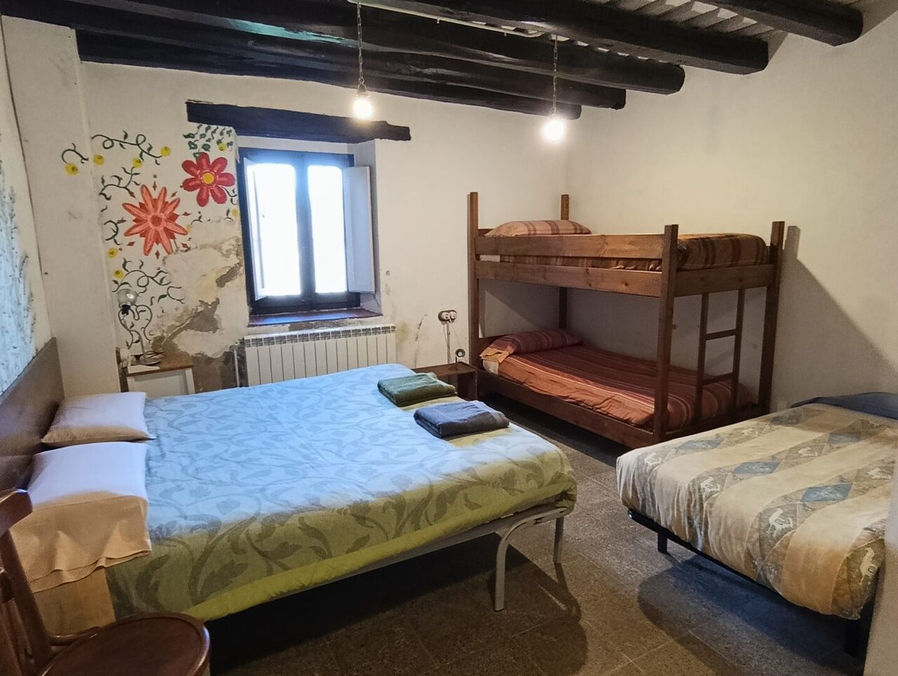 Habitación Despensa con capacidad para 5 personas en Mas Vilarmau